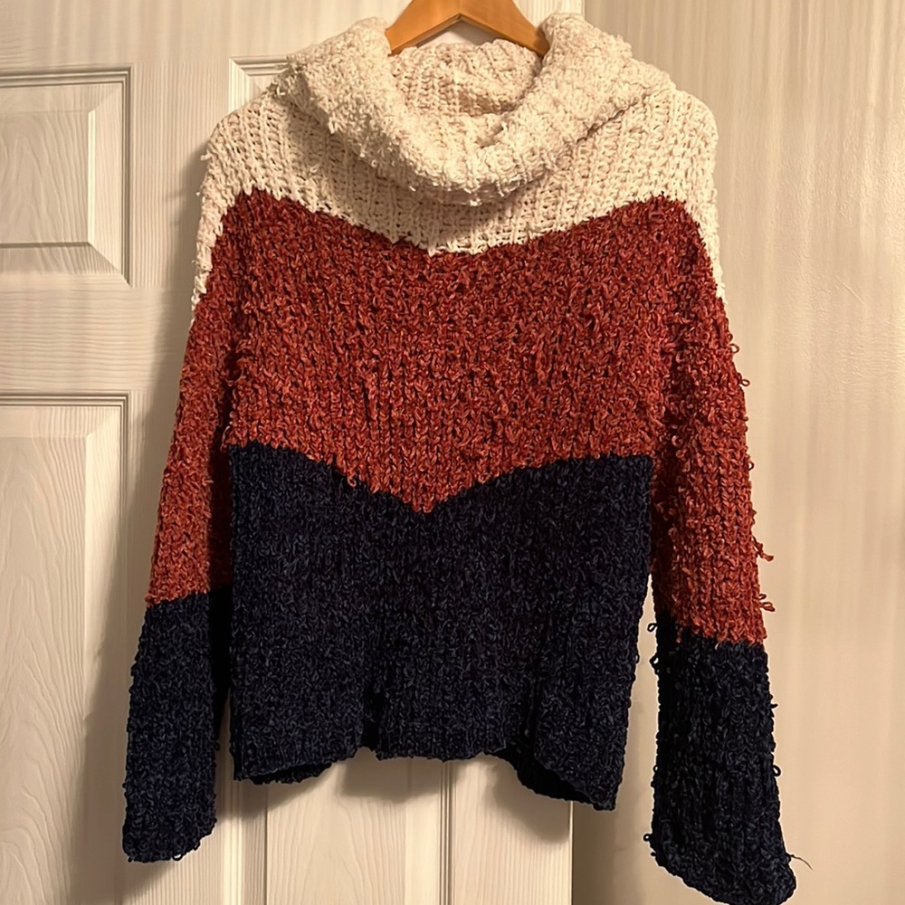 Women’s Sweater Size L adorable Design